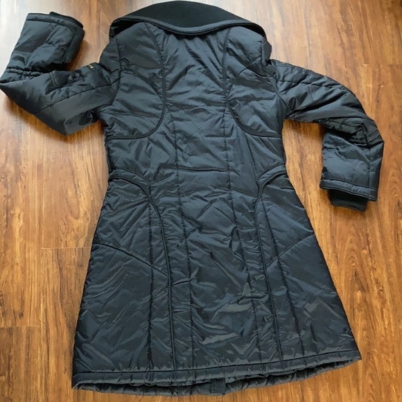 Andrew Marc longer length black coat size medium - Picture 6 of 10